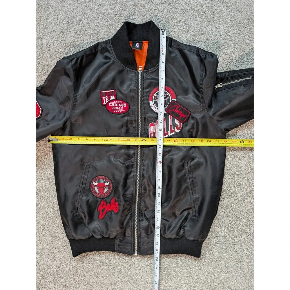 Y2K Style Chicago Bulls UNK NBA Satin Bomber Jacket Mens M Black Patch Full Zip